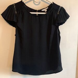 EUC E&M black ruffled sleeve tank! Size S